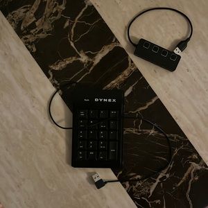 Dynex keypad and Sabrent USB hub combo